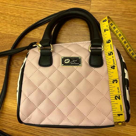 Luv Betsy by Betsy John - Picture 4 of 9